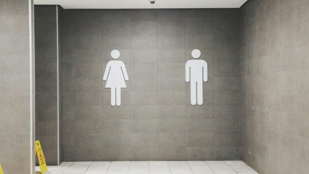 Toimitilasiivous ei ole vain tilan yleisiä käytäviä varten, vaan myös WC-tilat ovat tärkeä osa toimitilojen kokonaisvaltaista kokemusta.